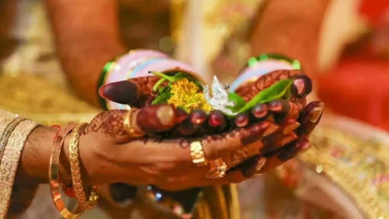 Adhikmas 2026: 15 जून रोजी अधिकमास संपणार, 25 जुलैच्या आता आटपून घ्या शुभ कार्य; कारण... Adhikmas 2026: 15 जून रोजी अधिकमास संपणार, 25 जुलैच्या आता आटपून घ्या शुभ कार्य; कारण...