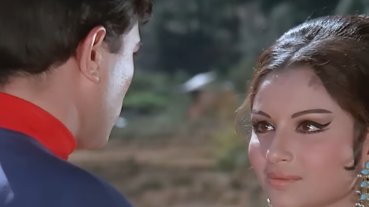 प्रेमाच्या निरागस भावनांना शब्द आणि सुरांमधून सुंदरपणे व्यक्त करणाऱ्या या गीताने त्या काळात प्रेक्षकांना अक्षरशः वेड लावले होते. ‘कोरा कागज था ये मन मेरा’ या गाण्याला प्रसिद्ध गायक किशोर कुमार यांनी आपला जादुई आवाज दिला होता. 