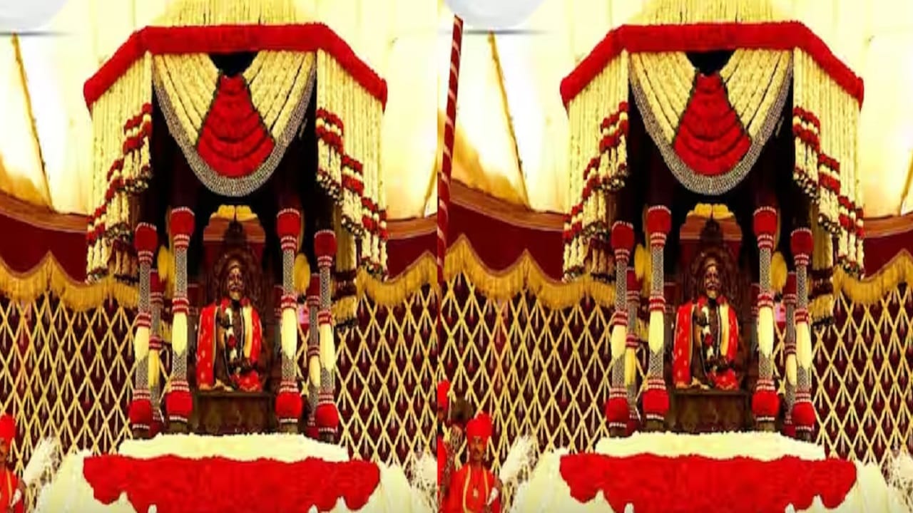 छत्रपती शिवाजी महाराज यांच्या राज्याभिषेका साठी आज महाराष्ट्रच्या सात नद्यामधून आणि प्रतापगडच्या मंदिरातून आज गंगा जल आणण्यात आले आहे. महाराजांच्या प्रथम राज्याभिषेकाला देखील देशभरातून पवित्र जल आणण्यात आले होते. 