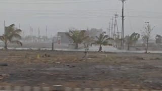 Rain : विजांच्या कडकडाटासह मुसळधार पावसाचा कहर; राज्याच्या या भागाला वादळी वाऱ्याचा तडाखा, मोठं नुकसान
