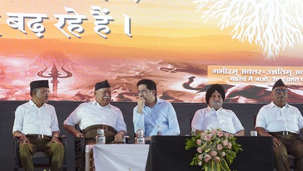 भारत हा दुसऱ्यांना जोडणारी शक्ती, आता वेळ आलीये.., मोहन भागवत यांचं स्वयंसेवकांना मार्गदर्शन