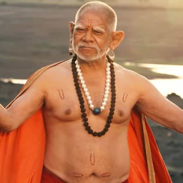 21 मे 2026 रोजी थिएटरमध्ये प्रदर्शित झालेला 'देऊळ बंद 2' हा चित्रपट महिना उलटला तरी अजूनही प्रेक्षकांना चित्रपटगृहांपर्यंत खेचून आणत आहे. आयपीएलचा फिनाले असो किंवा फूटबॉलची क्रेझ.. 'देऊळ बंद 2'चे शोज मात्र अजूनही हाऊसफुल्ल सुरू आहेत. हा चित्रपट आता मोठा विक्रम रचण्यापासून अवघे दोन पावलं दूर आहे.