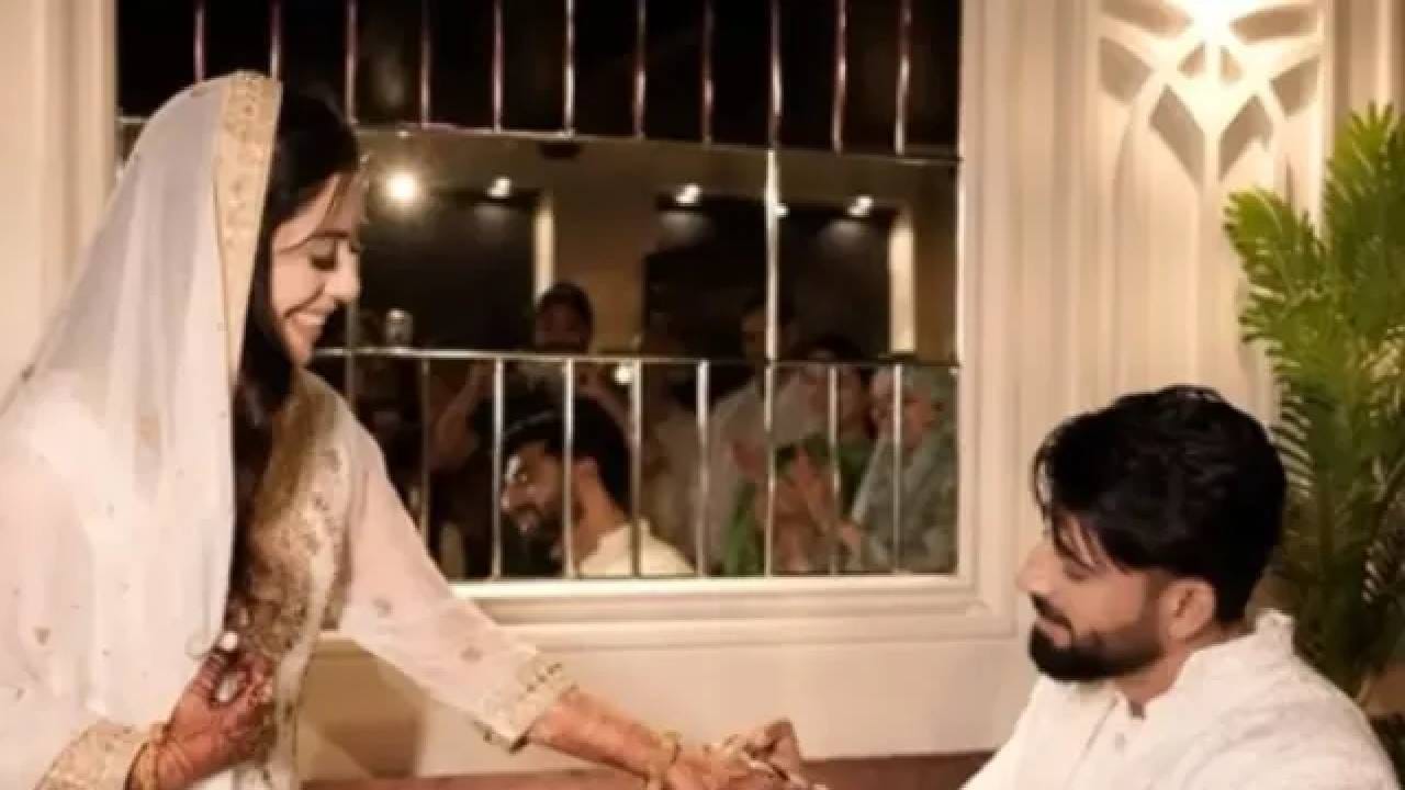 मोहसिनने याआधी उर्मिला मातोंडकरशी आंतरधर्मीय लग्न केलं होतं. या दोघांच्या वयात दहा वर्षांचं अंतर होतं. घटस्फोटापूर्वी बऱ्याच काळापासून या दोघांच्या वैवाहिक आयुष्यात समस्या होत्या. मोहसिन आणि निधा यांची भेट कधी आणि कशी झाली, निधाचा पेशा काय आहे याबद्दलची माहिती अद्याप समोर आली नाही. 
