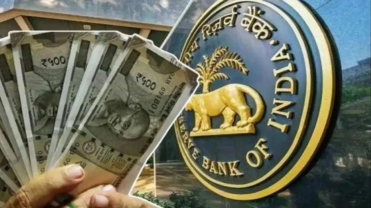 मित्राचे ऐकून बँक खाते दुसऱ्याला वापरू देण्यापूर्वी सावधान; थेट होईल जेल मित्राचे ऐकून बँक खाते दुसऱ्याला वापरू देण्यापूर्वी सावधान; थेट होईल जेल