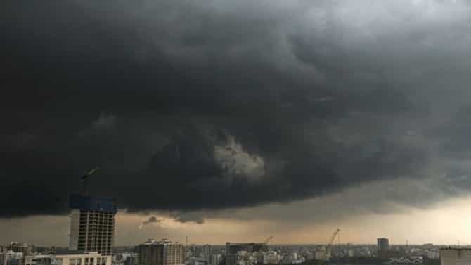 घटकाभरच्या पावसाने अंधेरी सबवे तुंबला, पालिकेची पोलखोल, मान्सूनपूर्व पावसाने मुंबईकरांना उकाड्यातून दिलासा