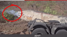 मुंबई | गॅस वाहतूक करणाऱ्या टँकरचा भीषण अपघात; गॅस गळतीने खळबळ, पहा Vi-1684568