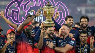 RCB | अखेर पुन्हा लाल झेंडा फडकला! सलग दुसऱ्यांदा IPL ट्रॉफीवर RCB चा कब्जा