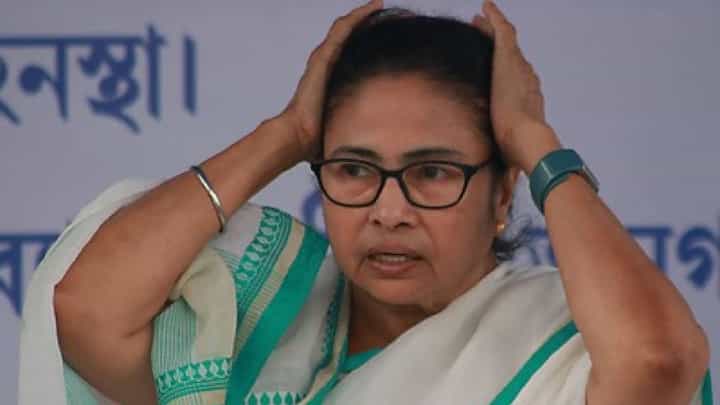 तृणमूल काँग्रेसला धक्क्यावर धक्का; CIDची धाड, TMC खासदाराचा राजीनामा तर, आणखी नेते सोडणार पक्ष? तृणमूल काँग्रेसला धक्क्यावर धक्का; CIDची धाड, TMC खासदाराचा राजीनामा तर, आणखी नेते सोडणार पक्ष?