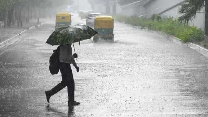 Gondia Rain | गोंदियाला वादळी पावसाचा दणका! उकाड्यापासून दिलासा, पण धान उत्पादक शेतकरी चिंतेत Gondia Rain | गोंदियाला वादळी पावसाचा दणका! उकाड्यापासून दिलासा, पण धान उत्पादक शेतकरी चिंतेत