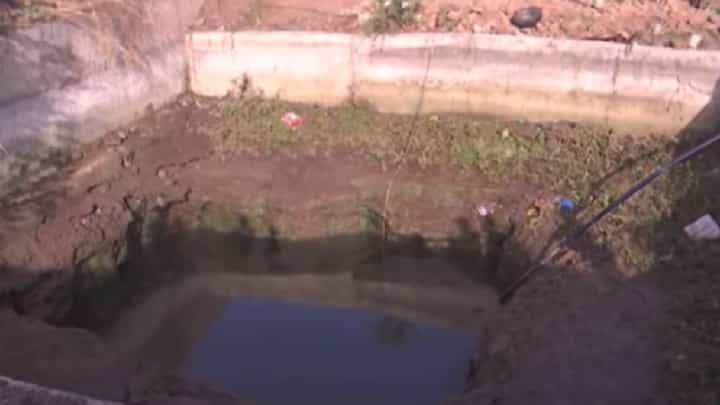 Solapur | काळाचा घाला! 15 प्रवाशांची कार विहिरीत; अन् पुढे जे झालं..... Solapur | काळाचा घाला! 15 प्रवाशांची कार विहिरीत; अन् पुढे जे झालं.....