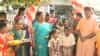 Pune Mordern School First Day | शाळेची घंटा वाजली अन् विद्यार्थ्यांवर फुलांचा वर्षाव! उन्हाळी सुट्टीनंतर विद्यार्थ्यांचं जल्लोषात स्वागत