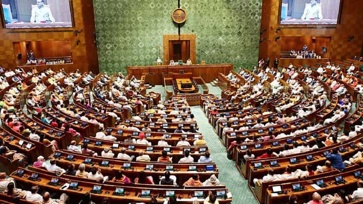 Maharashtra Monsoon Session | पावसाळी अधिवेशनाची तारीख जाहीर; कर्जमाफीच्या मुद्द्यावर सरकारला विरोधक घेरणार! Maharashtra Monsoon Session | पावसाळी अधिवेशनाची तारीख जाहीर; कर्जमाफीच्या मुद्द्यावर सरकारला विरोधक घेरणार!