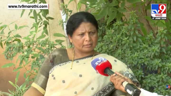 Sushma Andhare | ठाकरेंना दुसरा मोठा धक्का! 6 खासदारांच्या बंडानंतर व्हीपही ठरला अवैध? Sushma Andhare | ठाकरेंना दुसरा मोठा धक्का! 6 खासदारांच्या बंडानंतर व्हीपही ठरला अवैध?