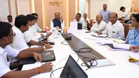 देवस्थान इनाम जमीन कायदा लवकरच येणार, पहिल्या बैठकीत रुपरेषा ठरली.