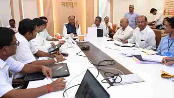 देवस्थान इनाम जमीन कायदा लवकरच येणार, पहिल्या बैठकीत रुपरेषा ठरली