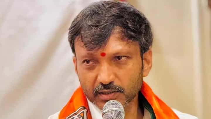 उमरग्यात येऊन माफी मागा... ओमराजेंना आवाहन; बड्या नेत्याच्या मुलाची पोस्ट होतेय व्हायरल उमरग्यात येऊन माफी मागा... ओमराजेंना आवाहन; बड्या नेत्याच्या मुलाची पोस्ट होतेय व्हायरल