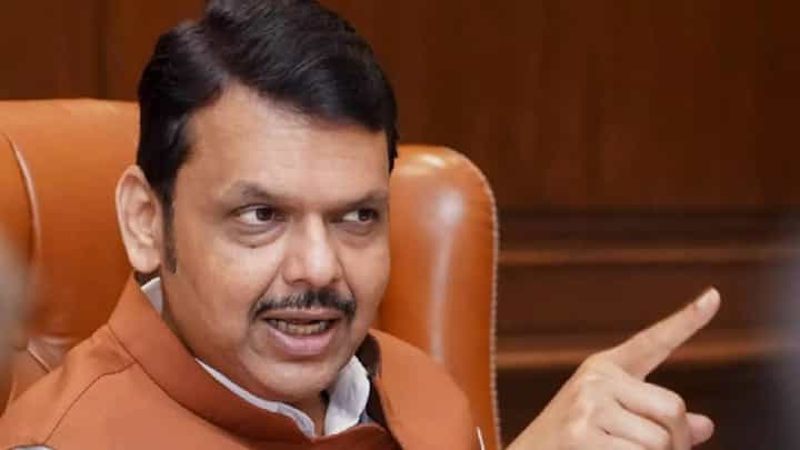 आमदारकीचं गुपित उघडलं? देवाभाऊंकडे दैवी शक्ती...; त्या नेत्याच्या वक्तव्याने राजकारणात खळबळ! आमदारकीचं गुपित उघडलं? देवाभाऊंकडे दैवी शक्ती...; त्या नेत्याच्या वक्तव्याने राजकारणात खळबळ!