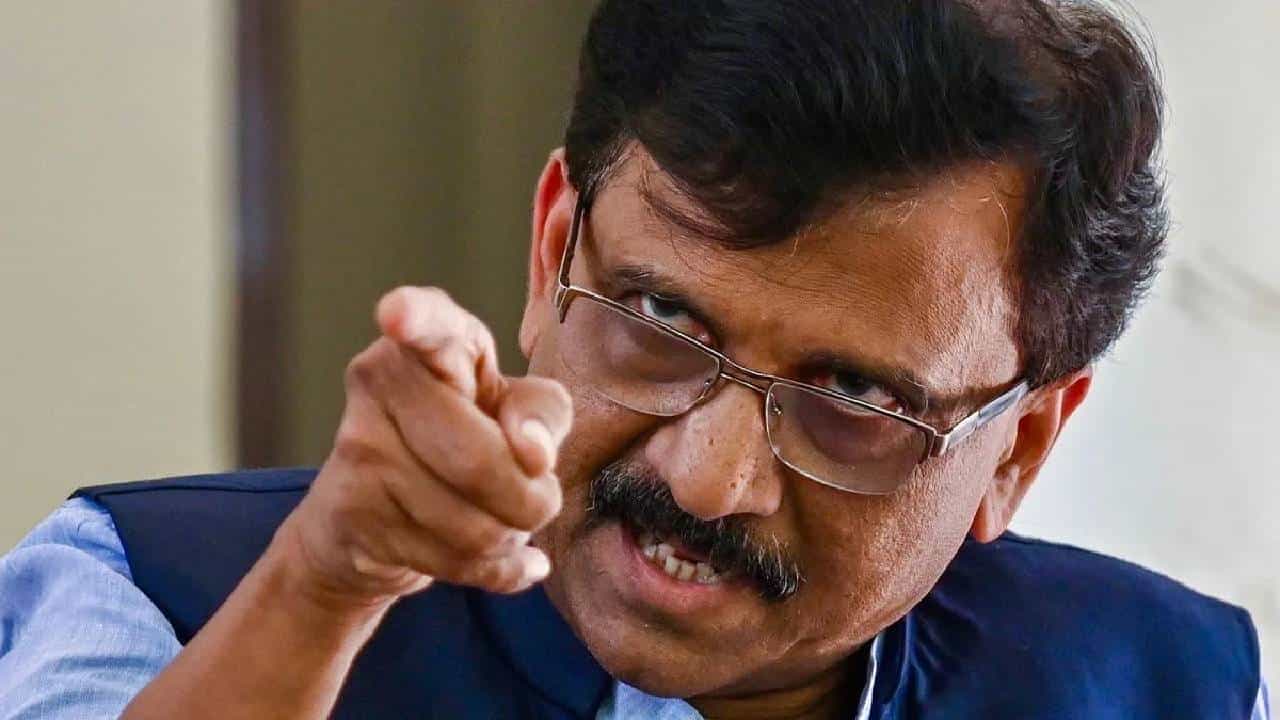 मोठी बातमी! 5 जणांना मारलं, बॉम्ब… राऊतांचा संजय दिना पाटलांवर लेटर बॉम्ब; थेट पोलीस आयुक्तांकडे तक्रार