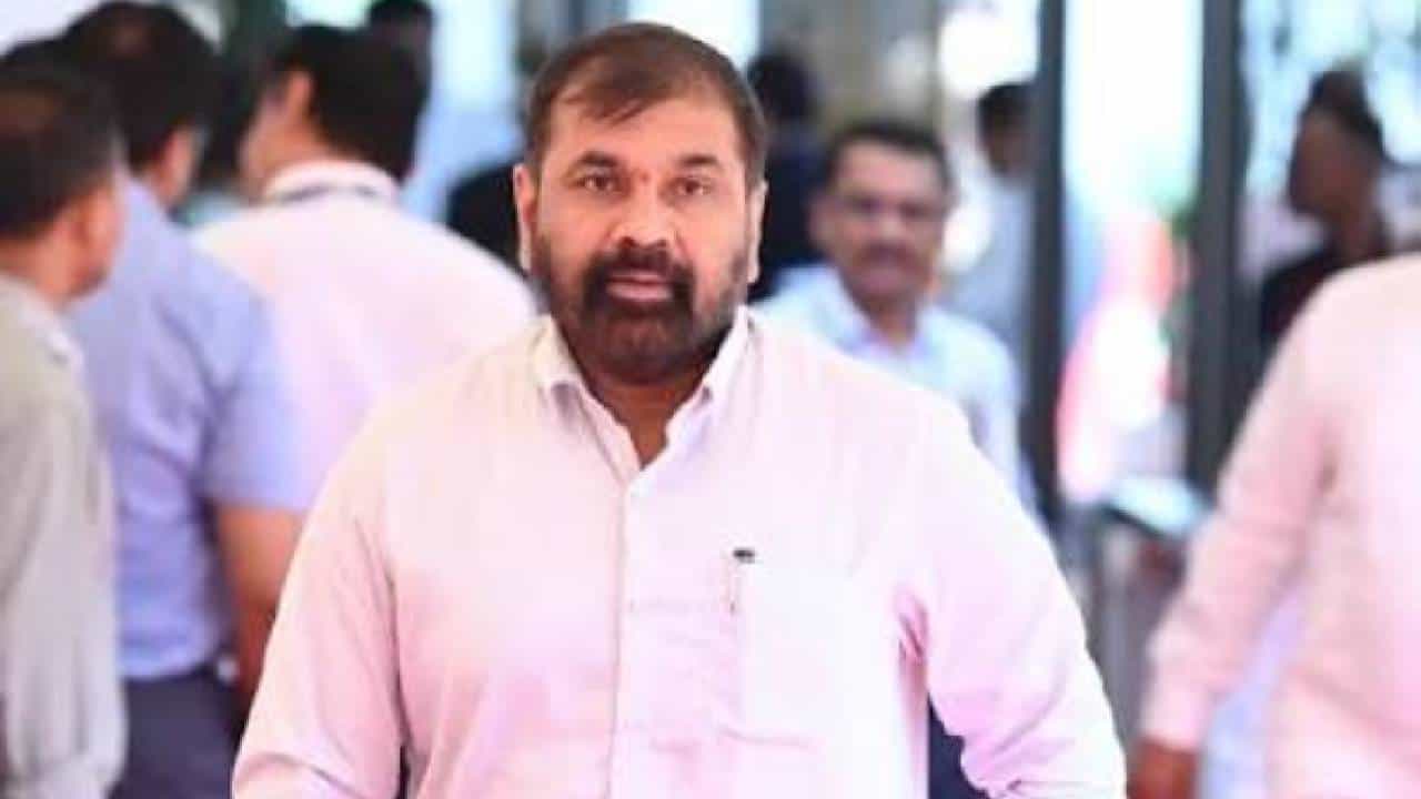 Sachin Ahir | सोबत असलो तर चांगले, नाहीतर नालायक?; शिंदे गटात जाताच सचिन अहिरांचा ठाकरेंवर पलटवार