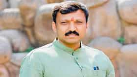 तुम्ही उद्धव ठाकरे गटासोबत आहात का? ओमरांजे निंबाळकर यांचं सूचक उत्तर.