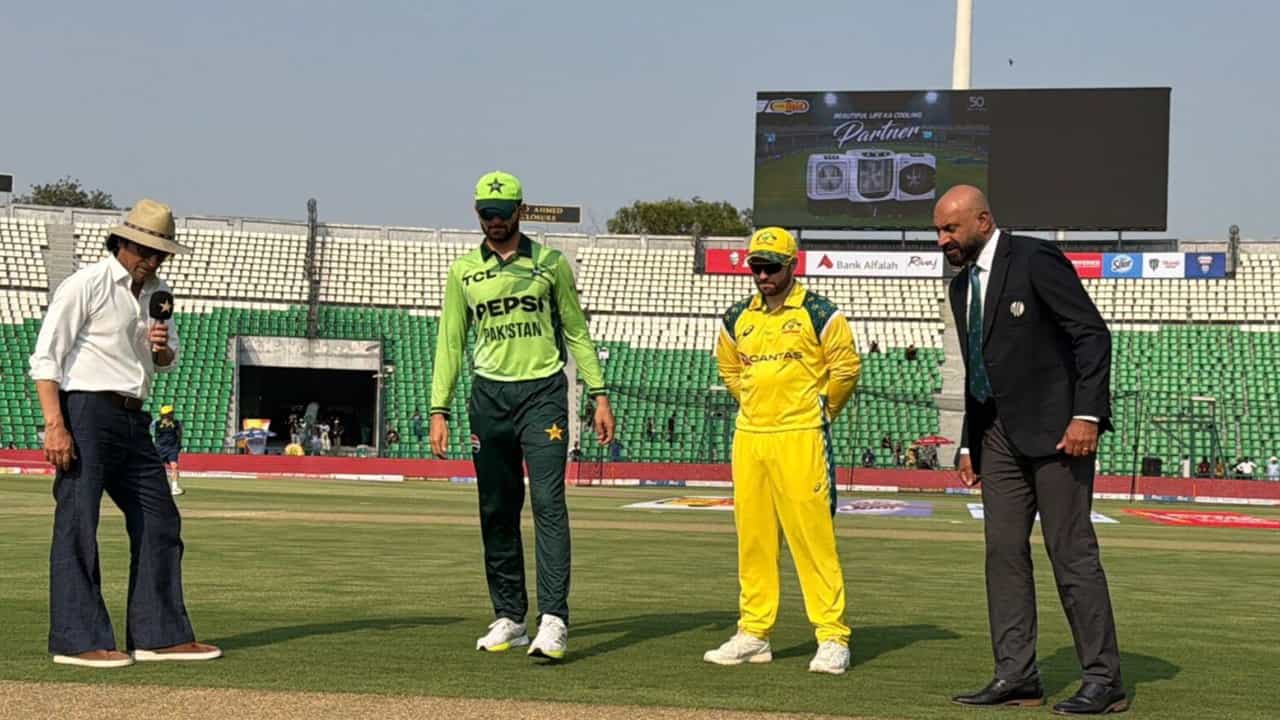 PAK vs AUS 2nd Odi : पाकिस्तानचा टॉस जिंकून फिल्डिंगचा निर्णय, ऑस्ट्रेलिया निर्णायक सामन्यात किती धावा करणार?