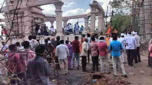 मोठी बातमी! मंदिराचे छत कोसळल्याने परभणीत खळबळ, 5 ते 6 भाविकांचा मृत्यू
