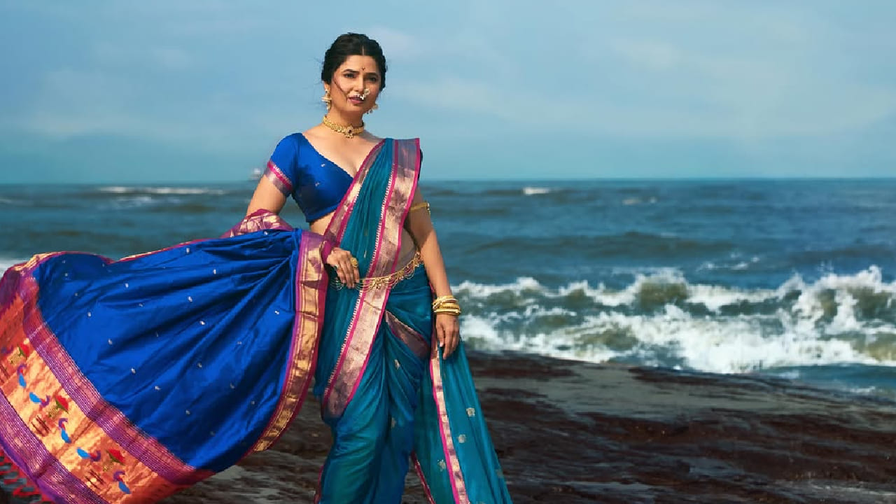 आता मराठी मनोरंजन क्षेत्रात यशस्वी वाटचाल केल्यानंतर ती तेलुगू चित्रपटसृष्टीत आपल्या अभिनयाची छाप उमटवण्यासाठी सज्ज झाली आहे. मिळालेल्या माहितीनुसार, प्राजक्ताच्या आगामी तेलुगू चित्रपटाचे चित्रीकरण सध्या सुरू असून हा चित्रपट याच वर्षात प्रदर्शित होण्याची शक्यता आहे.
