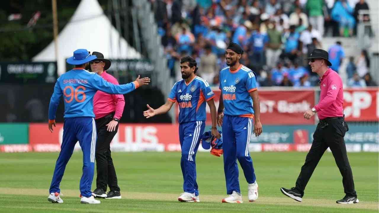 आपल्या टी20 करिअरच्या पहिल्या चेंडूवर सिक्स मारुन प्रिन्स यादवने इतिहास रचला. टी20 इंटरनॅशनल क्रिकेटच्या इतिहासात आपल्या पहिल्याच चेंडूवर सिक्स मारणारा प्रिन्स तिसरा भारतीय फलंदाज आहे. (PHOTO CREDIT- GETTY)