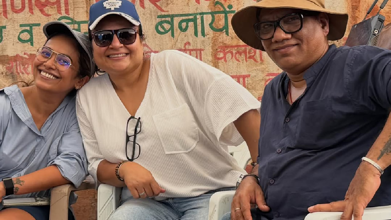 त्यामुळे शूटिंगच्या व्यस्त वेळापत्रकातून वेळ काढत ती स्वतःसाठीही वेळ देत असल्याचे स्पष्ट होते. सध्या प्रियंका दिग्दर्शक राजामौली यांच्या आगामी चित्रपटाच्या शूटिंगमध्ये व्यस्त असल्याची चर्चा आहे. त्यामुळे या पोस्टमधील अनेक फोटो शूटिंगदरम्यानच्या विश्रांतीच्या क्षणांचे असल्याचा अंदाज व्यक्त केला जात आहे.
