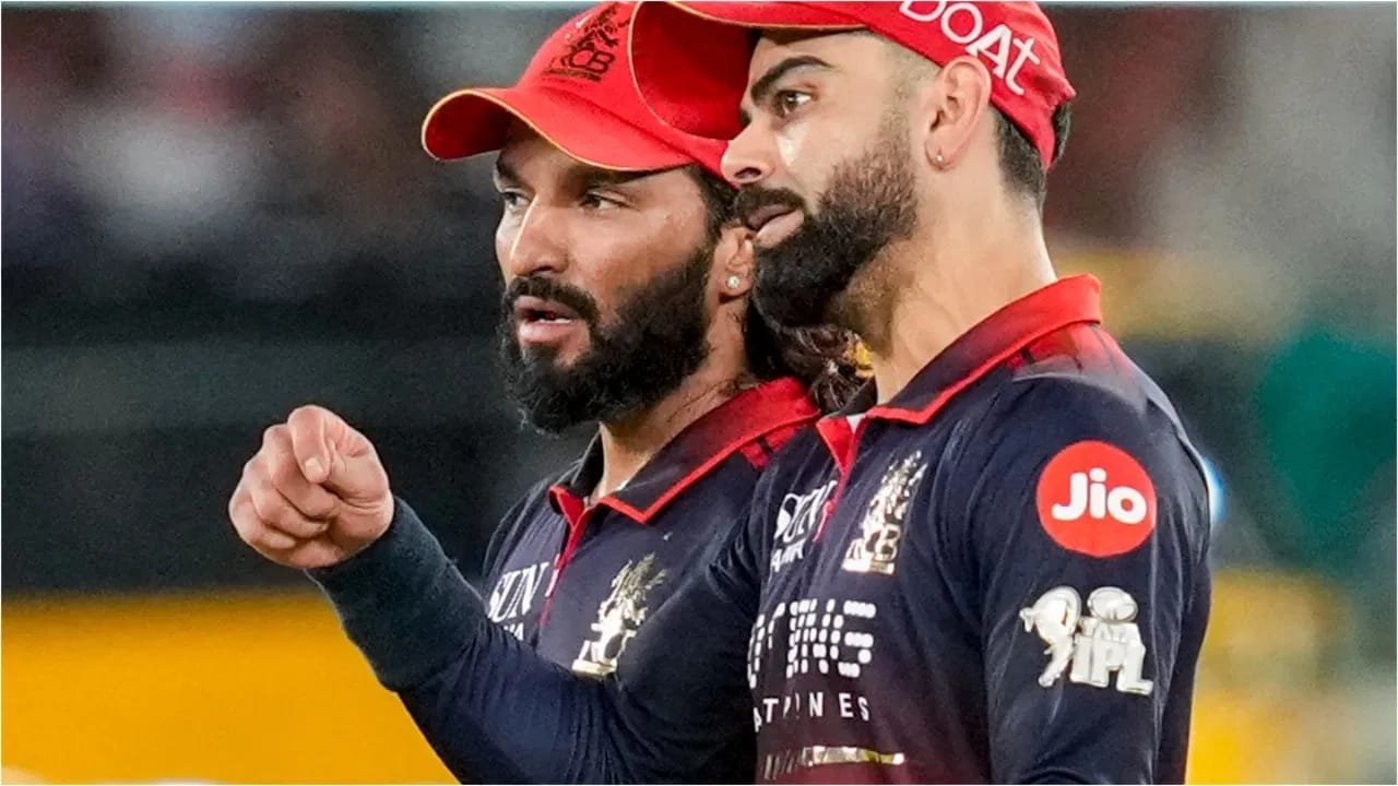 रजत पाटीदार एमपीएल स्पर्धेत ग्वालियर चिता संघांच नेतृत्व करणार आहे. या स्पर्धेतील पहिला सामना हा 3 जून रोजी उज्जैन फाल्कन्स  विरुद्ध होणार आहे. या स्पर्धेत एकूण 7 संघांमध्ये एका ट्रॉफीसाठी चुरस पाहायला मिळणार आहे. या स्पर्धेतील अंतिम सामना हा 26 जून रोजी होणार आहे. (Photo Credit : PTI)