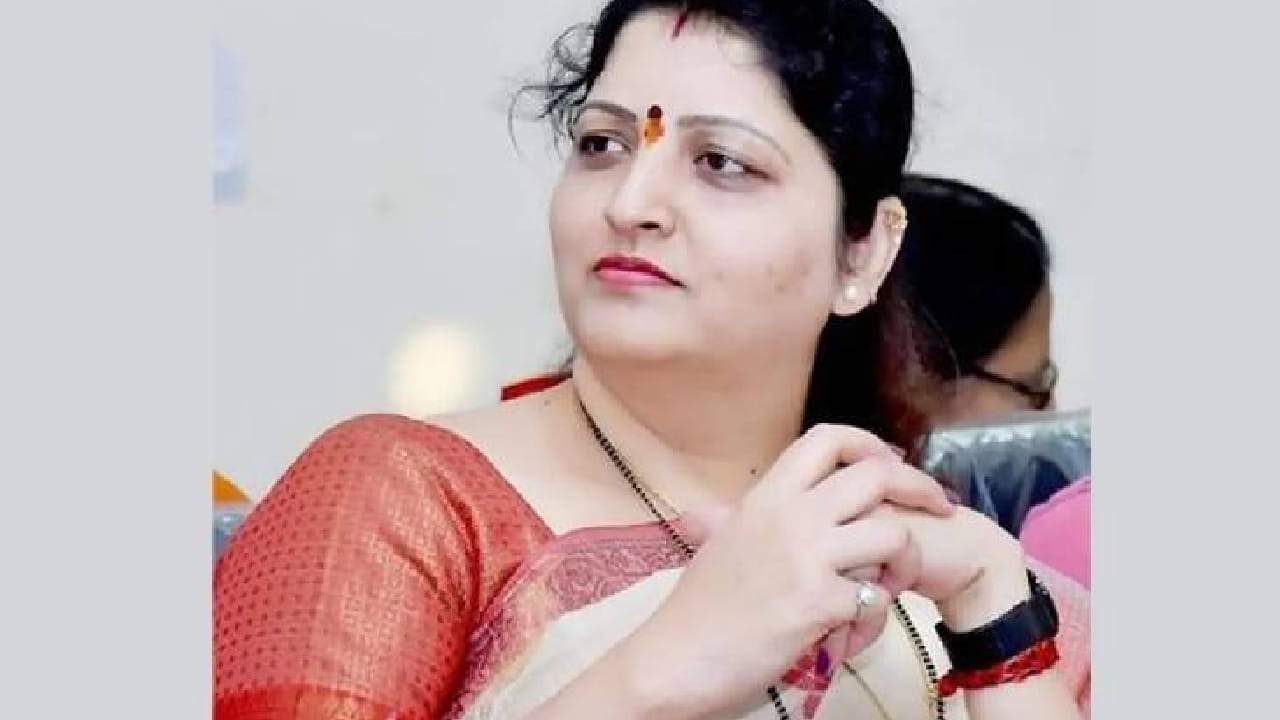 दरम्यान, चित्रपटातील आणखी एका महत्त्वाच्या पात्राची भूमिका साकारणाऱ्या अभिनेत्याबाबत मात्र निर्मात्यांनी कमालीची गोपनीयता राखली आहे. भोंदू खरात या चर्चेत असलेल्या पात्राची भूमिका नेमका कोणता अभिनेता साकारणार याबाबत अद्याप कोणतीही अधिकृत घोषणा करण्यात आलेली नाही.