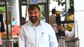 ज्यांनी आयुष्यात कधी दगड उचलला नाही ते आम्हाला शिकवायला लागलेत - अहिर.