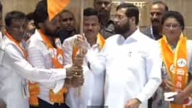 शिवसेना शिंदे गटाचा काँग्रेसला मोठा दणका, साहेबराव कांबळे यांच्यासह...