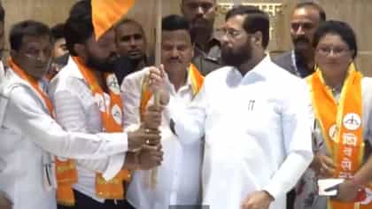 शिवसेना शिंदे गटाचा काँग्रेसला मोठा दणका, साहेबराव कांबळे यांच्यासह..