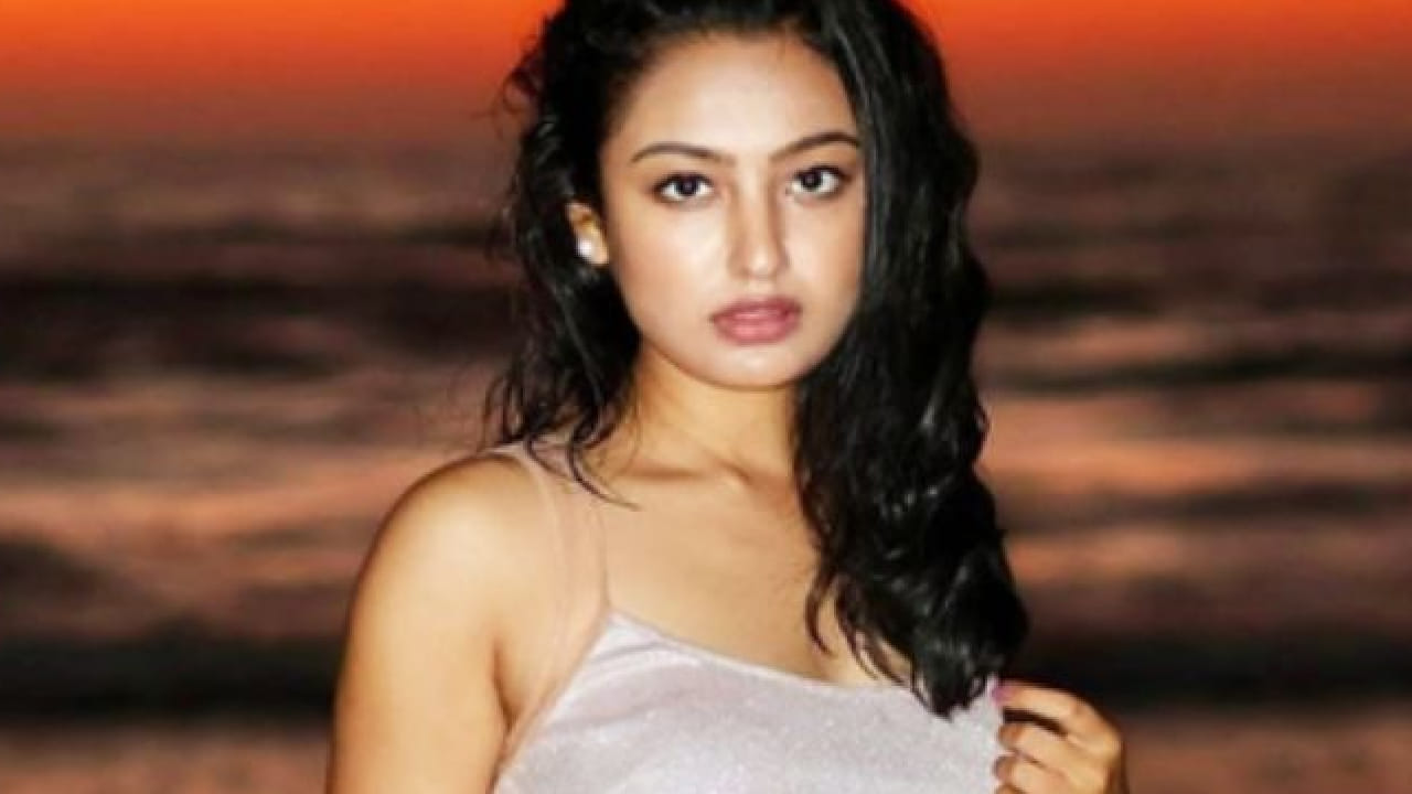 अभिनेत्री संचिता उगलेच्या मृत्यूचं गूढ वाढलं, कुटुंबीयांकडून गंभीर आरोप करत सखोल तपासाची मागणी अभिनेत्री संचिता उगलेच्या मृत्यूचं गूढ वाढलं, कुटुंबीयांकडून गंभीर आरोप करत सखोल तपासाची मागणी
