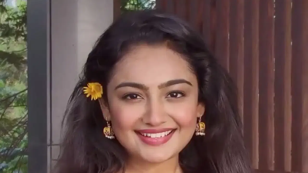 टेली चक्करशी बोलताना उज्जवल म्हणाली की आमच्या अफेअरच्या केवळ चर्चा सुरु होत्या. आम्ही रिलेशनशीपमध्ये नव्हतो. खरंतर संचिता कोणा तरी डेट करत होती आणि ती त्याच्यासोबतच राहत होती. माझे तिच्यासोबत बरेच दिवस बोलणे झाले नाही. कारण मी माझ्या मूळ गावी आलो आहे.