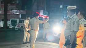 सांगली हादरली, नेत्याच्या नातवावर घरात घुसून गोळीबार, चिमुकल्याचा.....