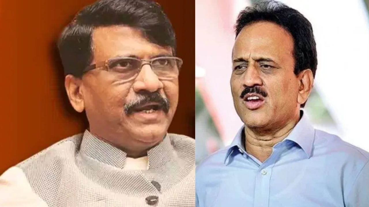 लोक त्यांना बाXX म्हणतात, गिरीश महाजनांवर बोलताना राऊतांची जीभ घसरली, वादग्रस्त वक्तव्य लोक त्यांना बाXX म्हणतात, गिरीश महाजनांवर बोलताना राऊतांची जीभ घसरली, वादग्रस्त वक्तव्य