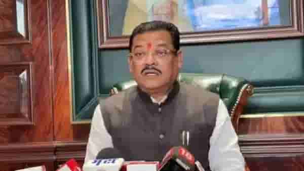 UBT MPs Spilt : मोठी बातमी, फक्त तासभर थांबा, एकनाथ शिंदे यांच्या शिवसेनेकडून मोठं स्टेटमेंट