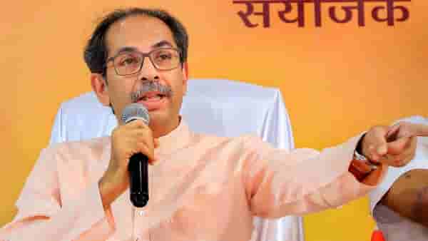 ठाकरे गटाचा अॅक्शन प्लान तयार, आधी नोटीस आणि नंतर... उद्धव ठाकरेंचे अनिल देसाईंना सतत फोन