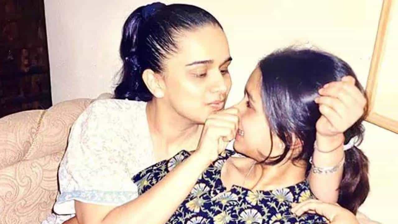 बॉलिवूडमधील कलाकार हे कायमच त्यांच्या चित्रपटांसोबतच खासगी आयुष्यामुळे चर्चेत असतात. अशा देखील काही अभिनेत्री आहेत ज्यांचे करिअर यशाच्या शिखरावर असताना त्या प्रेमात पडल्या आणि त्यांचे संपूर्ण आयुष्य बदलून गेले. आज आम्ही अशाच एका अभिनेत्रीविषयी सांगणार आहोत जी खलनायकाच्या प्रेमात पडली आणि संपूर्ण करिअर बर्बाद झालं.
