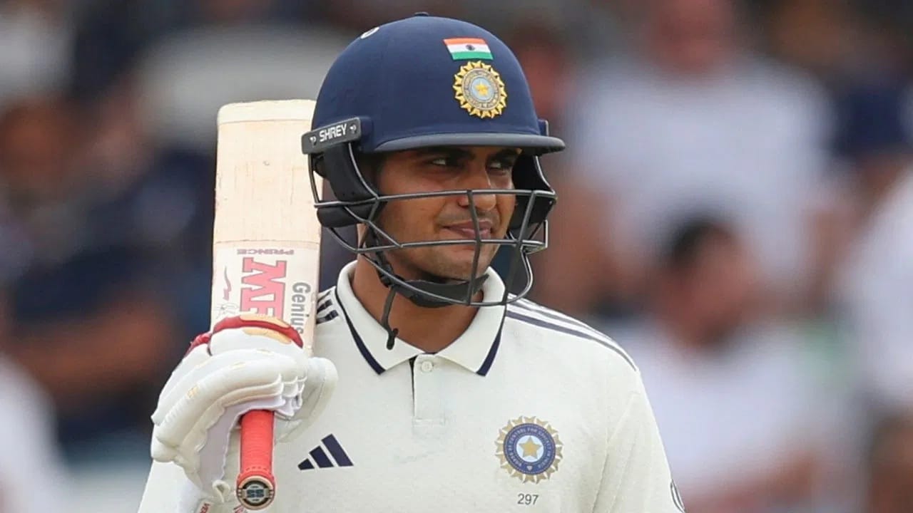 यशस्वीनंतर दुसऱ्या स्थानी टीम इंडियाचा विद्यमान कसोटी कर्णधार शुबमन गिल चौथ्या स्थानी आहे. शुबमनने 40 कसोटी सामन्यांमधील 73 डावांत 46 षटकार लगावले आहेत. (Photo Credit : PTI)