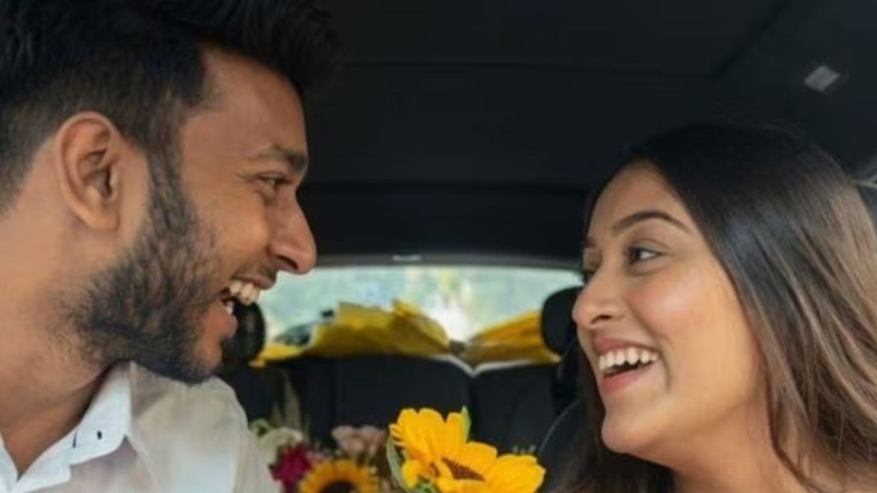 सिया गोयल आणि तिचा प्रियकर चेतन चाैधरी हे दोघेही जेलमध्ये आहेत. पोलिस त्यांच्याकडून कसून चाैकशी करत आहे. केतनच्या घरच्यांनी मुख्यमंत्र्यांची भेट घेतली.