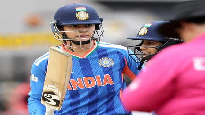 IND vs NED : स्मृती मंधानाचं सलग दुसरं शतक, हरमनप्रीत कौरचा महारेकॉर्ड उद्धवस्त