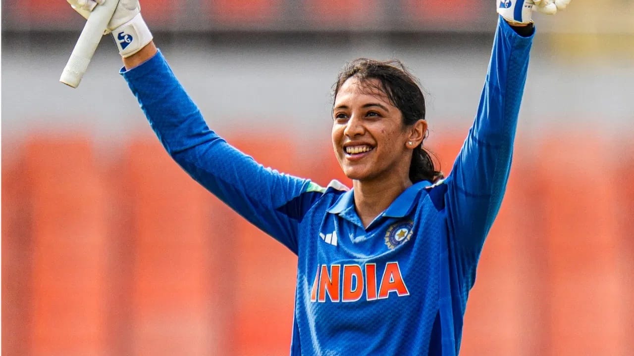 तसेच स्मृतीने शफाली वर्मा हीच्यासह खास कामगिरी केली. स्मृती आणि शफाली टी 20i क्रिकेटमध्ये आतापर्यंत एकूण 3 हजार 500 धावांची भागीदारी केली आहे. शफालीने नेदरलँड्स विरुद्ध 55 धावांची खेळी केली. (Photo Credit : PTI)