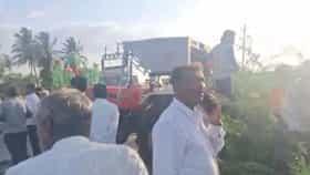 सोलापूरमध्ये भीषण अपघात, 8 जणांचा मृत्यू, सरकारकडून मदतीची घोषणा.