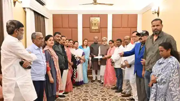 ममता बॅनर्जींना सर्वात मोठा धक्का, 20 खासदार NCPI मध्ये सामील होणार; NDA ला देणार पाठिंबा