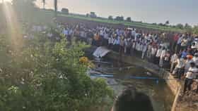 भीषण अपघाताने महाराष्ट्र हादरला, 14 जणांचा जागीच मृत्यू.
