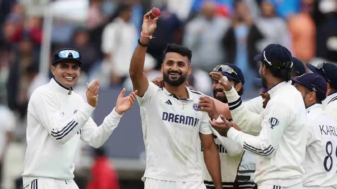 कसोटी क्रिकेटमध्ये आता एकाच सामन्यात दोन रंगाचे चेंडू वापरता येणार