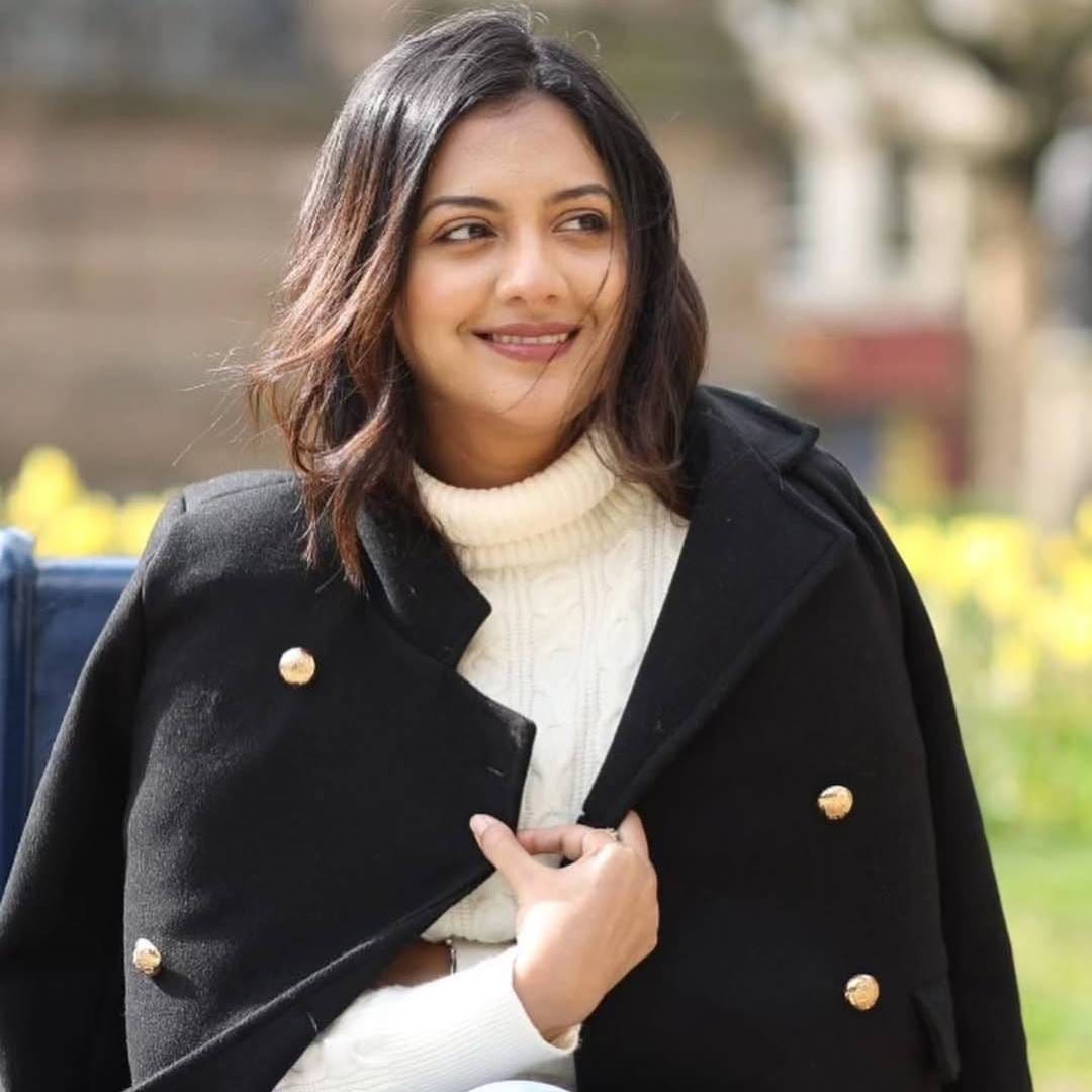 'होणार सून मी ह्या घरची' या मालिकेतील तिची जान्हवीची भूमिका विशेष गाजली. तर 'ती सध्या काय करते' हा तिचा चित्रपट आजही अनेकांच्या आवडीचा आहे. तेजश्री सध्या 'वीण दोघांतली ही तुटेना' या मालिकेतून प्रेक्षकांच्या भेटीला येत असून यामधील स्वानंदी आणि समर यांची ऑनस्क्रीन केमिस्ट्री हिट ठरतेय. 
